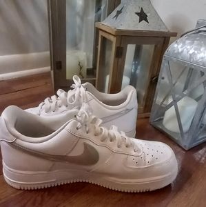 Nike Air Force Ones Size 9.5   White